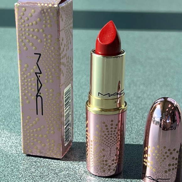 MAC Put A Bow On It Lustreglass Lipstick Bubbles & Bows - Picture 6 of 11